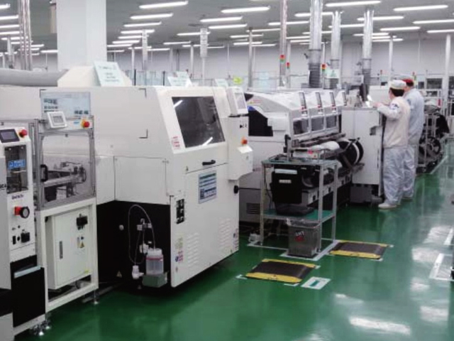 EPS用ECUの製造ライン