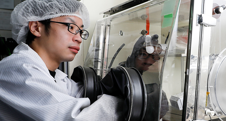 学生の皆様へ　ペロブスカイト太陽電池　志茂 俊輔