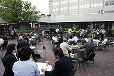 [Image] A lot of employees joined the event