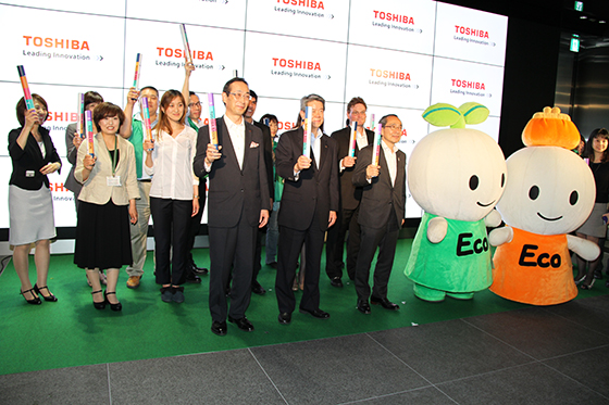 [Image] Reporting ceremony with the participation of Kawasaki City eco-character `Eco-Chans`