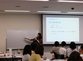 Seminar by an external instructor at the cross-industrial exchange training for female employees