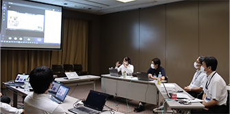 A panel discussion at the final project presentation of the Toshiba AI engineer training program (students participated online)
