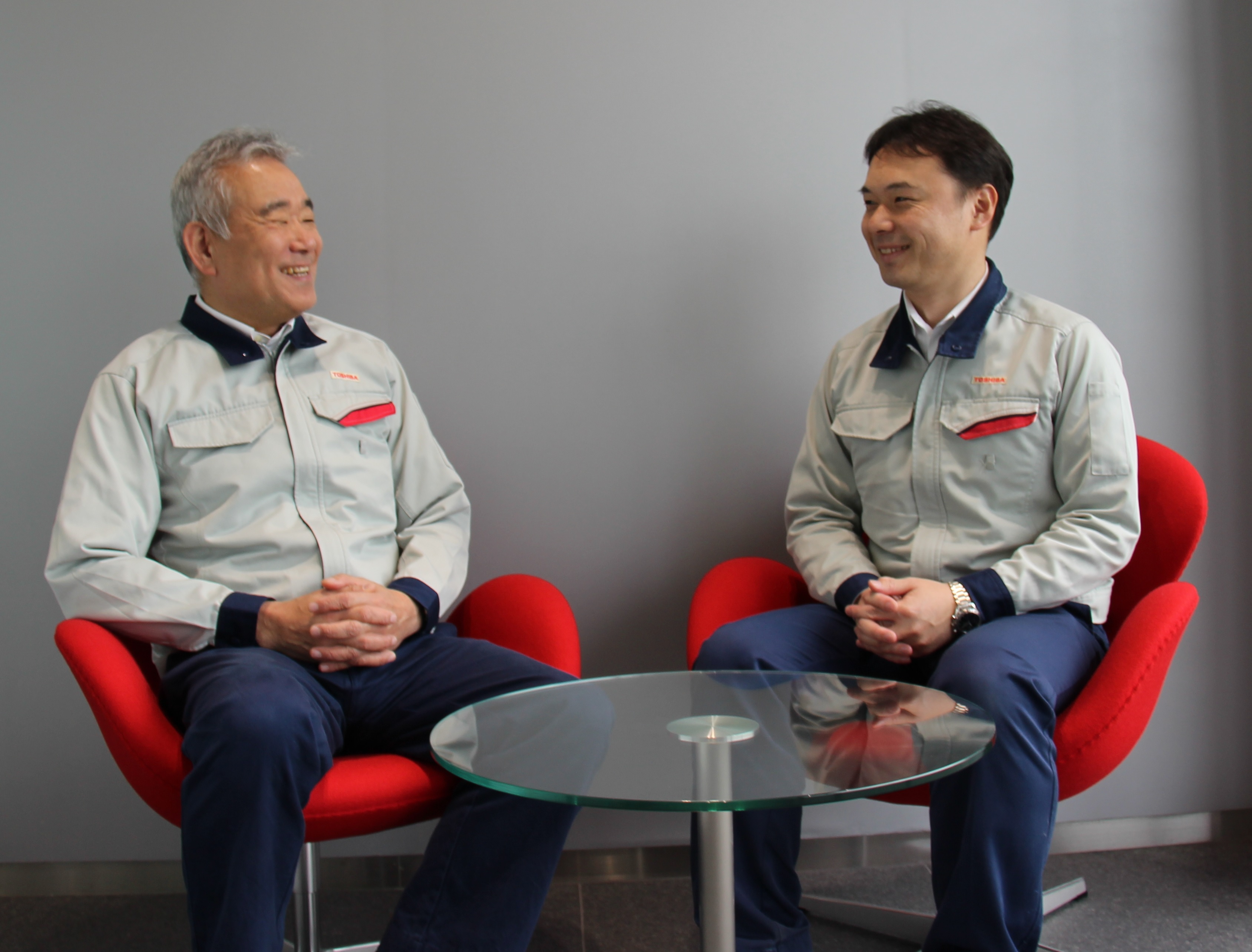 Yukihiro Sumiyoshi(left) and Shohei Takami(right), Nuclear Energy & Machinery Equipment Dept. , Keihin Product Operations , Toshiba Energy Systems & Solutions Corporation  (title at the time of the interview)