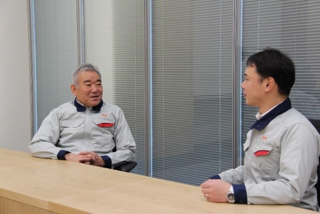 Yukihiro Sumiyoshi (left), Nuclear Energy & Machinery Equipment Dept., Keihin Product Operations, Toshiba Energy Systems & Solutions Corporation (title at the time of the interview); Shohei Takami (right), same