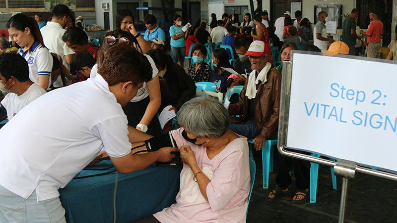 無料の医療提供　血圧測定