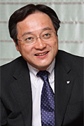 お客様サービス部長  仲 雅彦 氏