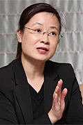 お客様サービス部 次長 奥野 美奈子 氏