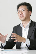 成相 氏