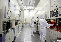 半導体製造装置などの研究開発が行われている 先端プロセス開発センター。