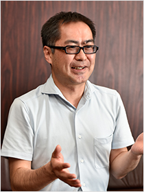 情報システム部 運用グループマネジャー 梅木 英一郎 氏