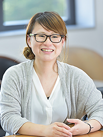 繊維製品品質管理士 主任  鈴木 綾乃 氏