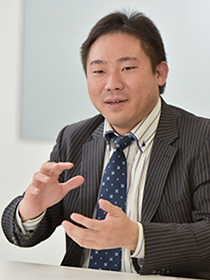 コーポレート統括本部 経営管理本部 グループ事業管理部 グループ管理1グループ Falcon推進・採算管理チームリーダー マネージャー 竹之内 祥紀 氏