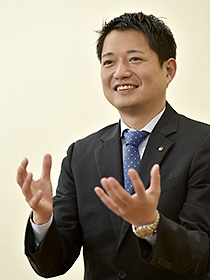 購買本部 材料部 大坪 一洋 氏