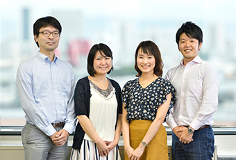 プロジェクトメンバーの皆様（左から、深尾様、白須様、加藤様、横尾様）
