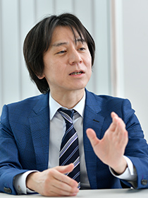業務改革推進部 企画グループ 課長代理 山田 憲治 氏