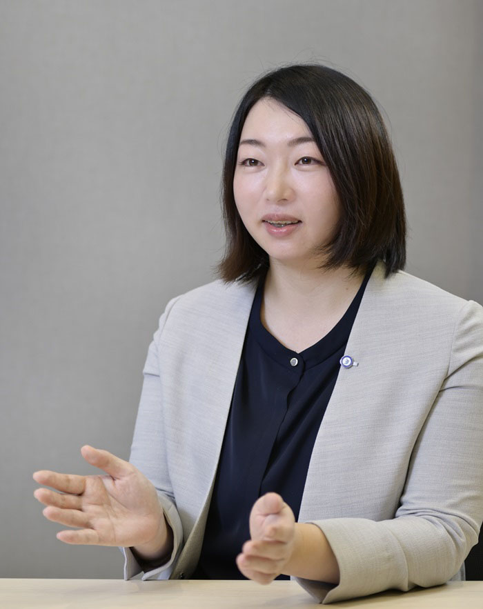 総合研究所 基盤技術研究センター 皮膚科学第三グループ 内村 史氏