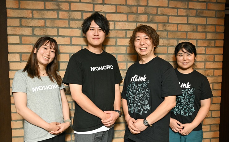 左から　MAMORIO株式会社 太田 奈那氏、塚越 繁之氏、東芝デジタルソリューションズ株式会社 ICTソリューション事業部  ifLink推進室 吉本 武弘、磯崎 亜樹