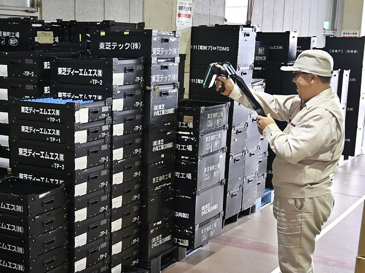 通箱の在庫管理の様子