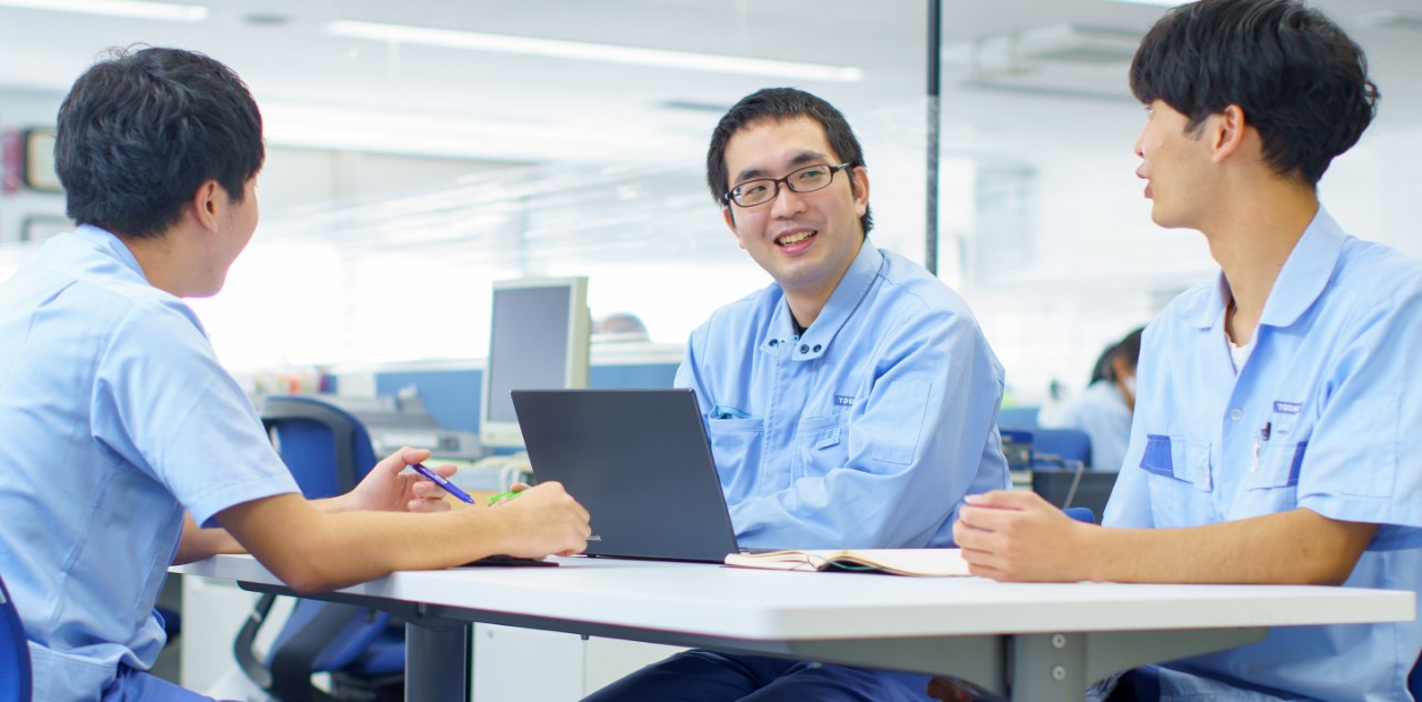 設備投資を通じて、縁の下の力持ちとして工場の生産を支える仕事をしています。