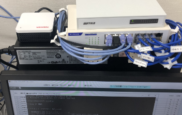 CYTHEMIS™(サイテミス)を用いて、採血待合情報端末の通信制御を動作検証。正規通信の安全性と不正通信の遮断を動作検証で確認。