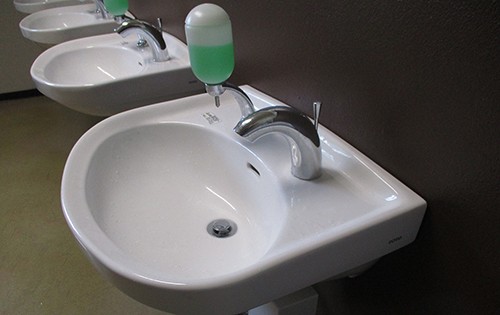 Overall view of the automatic faucets (1)