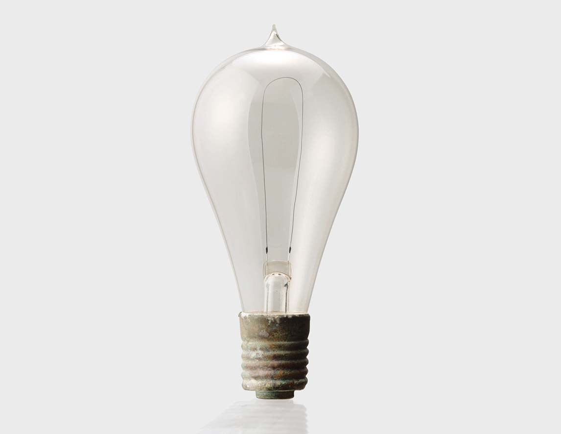 Japan's first electric incandescent light bulbs