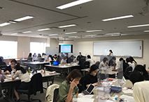 Seminar by an external instructor at the cross-industrial exchange training for female employees