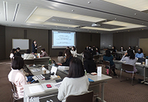 Group work at the development program of female employees who can be candidates for executives (WEoT30)