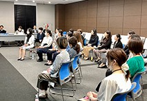 Seminar at the development program of female employees who can be candidates for executives (WEoT30)