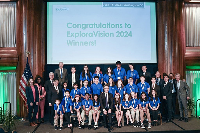 Winners of the 32nd EVA