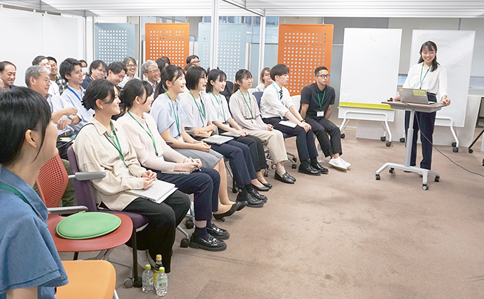 A scene from the internship project presentation session